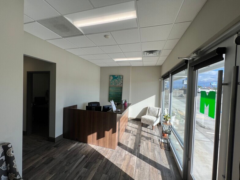 More Photos Of 6601 Kingston Pike, Knoxville Freestanding For Lease