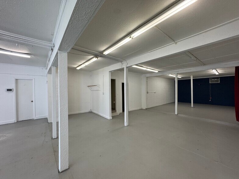 More Photos Of 412 S E St, Pensacola Storefront Retail Residential For Lease