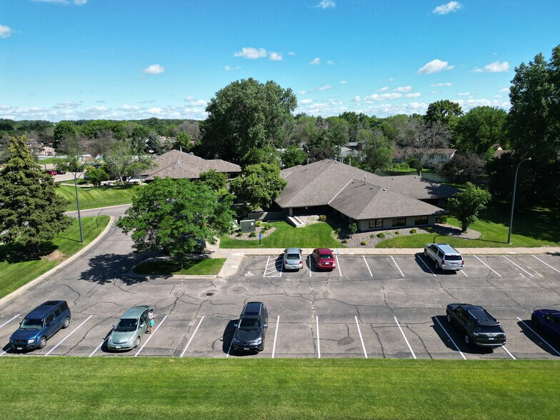 More Photos Of 6800 78th Ave N, Brooklyn Park Office For Lease