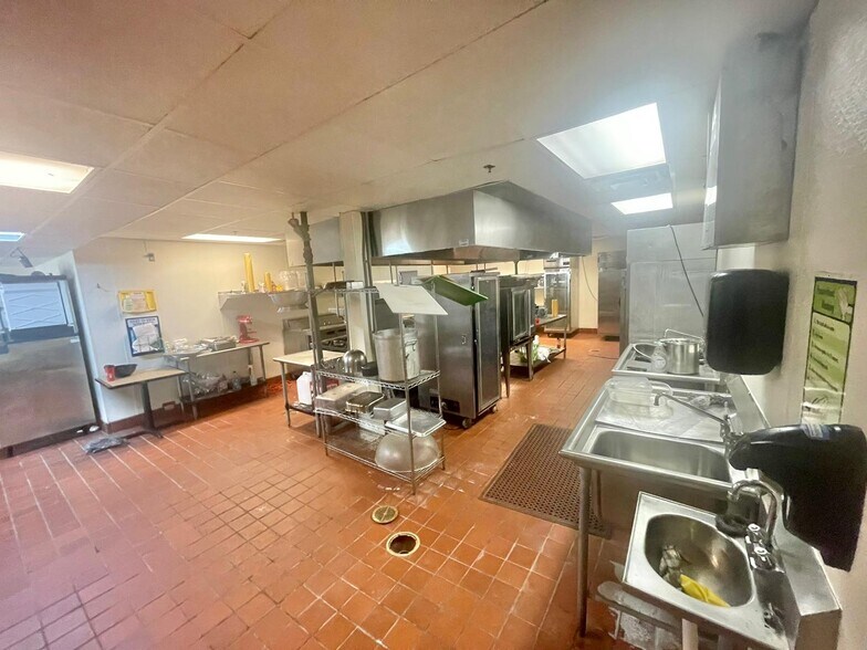 More Photos Of 1700 US-280, Phenix City Hotel For Sale