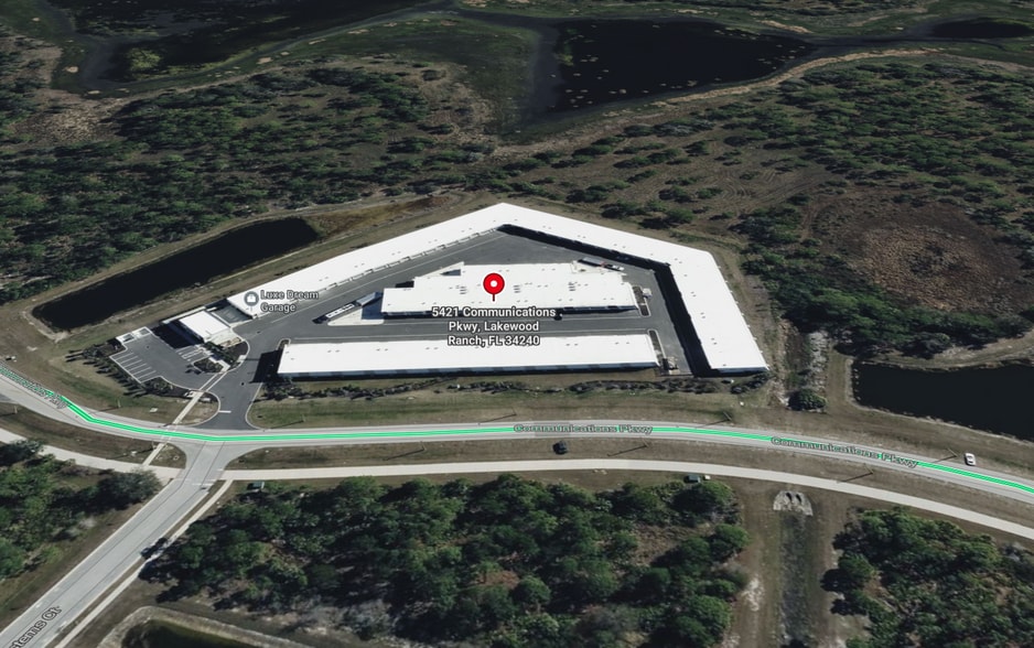 More Photos Of 5451 Communications Pky, Lakewood Ranch Showroom For Sale