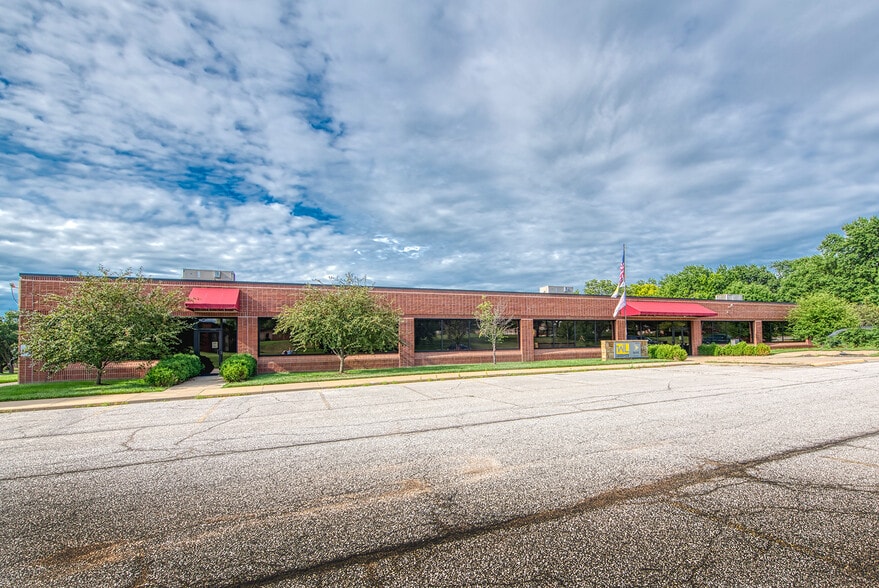More Photos Of 11200 W 93rd St, Overland Park Flex For Lease
