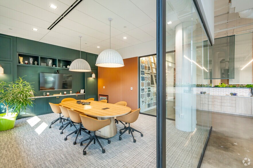 More Photos Of 220 W White St, Rock Hill Office For Lease