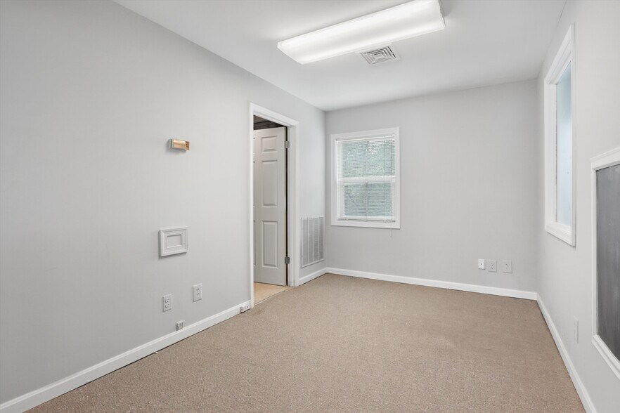 More Photos Of 1142-1148 Walker Rd, Great Falls Medical For Sale