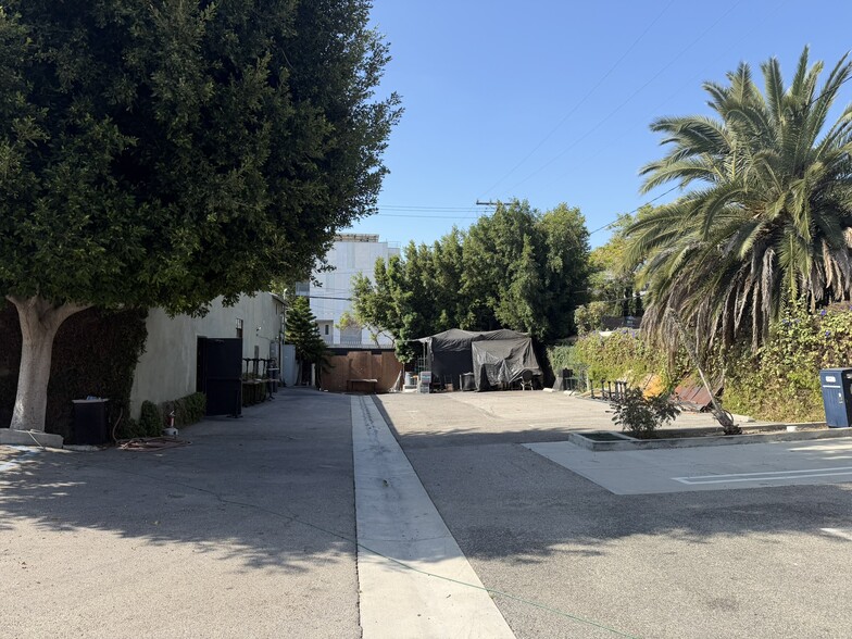 More Photos Of 1201-1205 N La Brea Ave, West Hollywood Restaurant For Lease