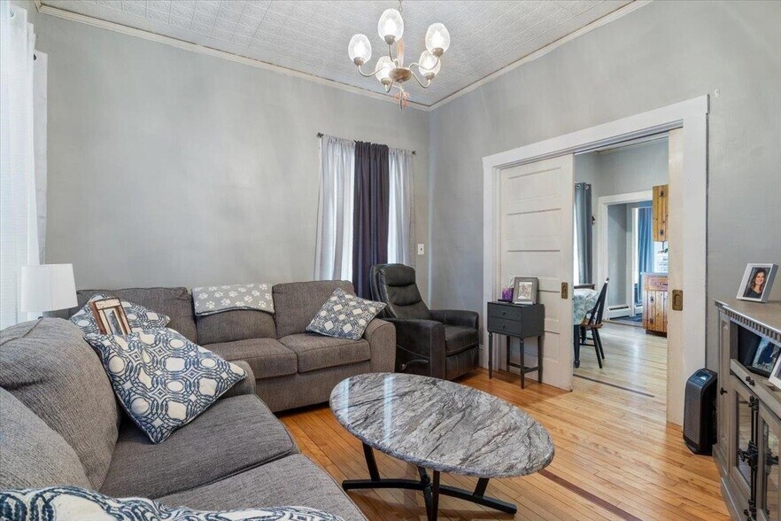 More Photos Of 6 Dawson St, Milton Storefront Retail Residential For Sale