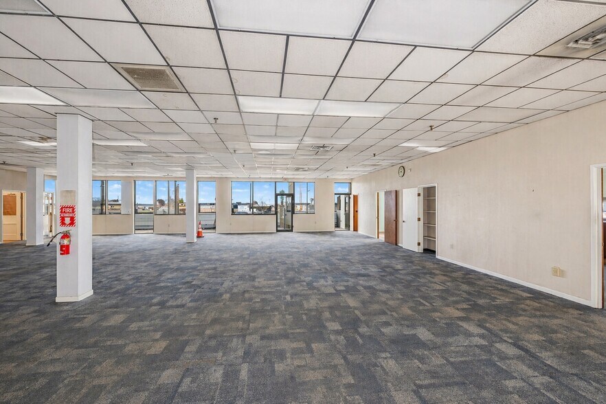 More Photos Of 735 Allens Ave, Providence Manufacturing For Lease