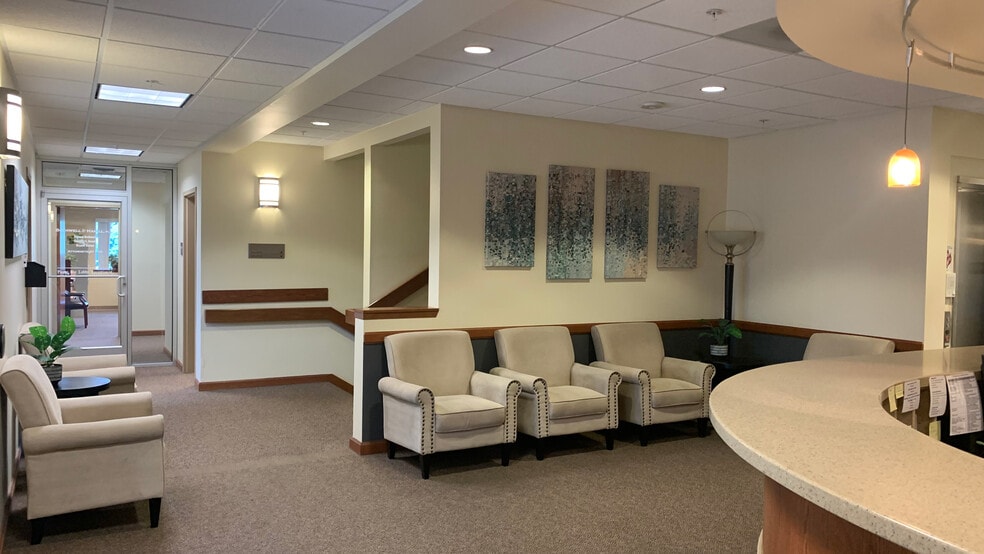 More Photos Of 1030 N Center Pky, Kennewick Loft Creative Space For Lease