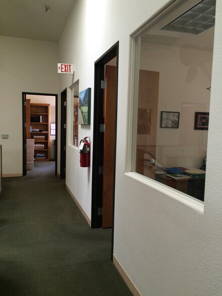 More Photos Of 3262 Penryn Rd, Loomis Office For Lease