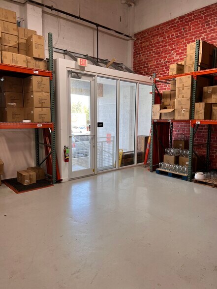 More Photos Of 6900-6914 NW 50th St, Miami Warehouse For Lease