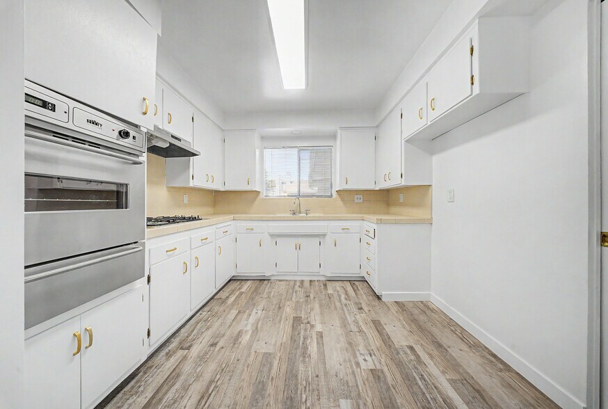 More Photos Of 2521-2523 S 6th Ave, Arcadia Apartments For Sale