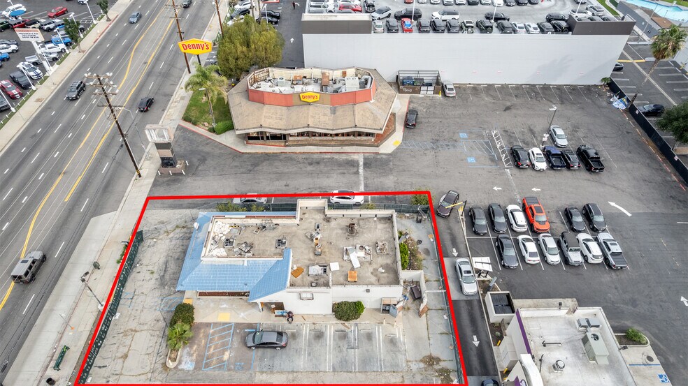 More Photos Of 15554 Roscoe Blvd, Van Nuys Fast Food For Lease