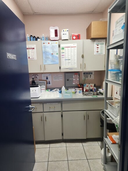 More Photos Of 8751 N 30th St, Tampa Medical For Lease