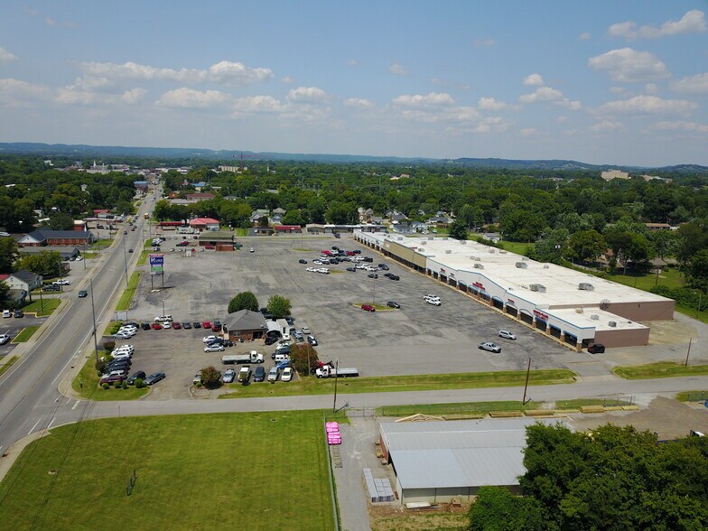 More Photos Of 629-637 S Water Ave, Gallatin Unknown For Lease