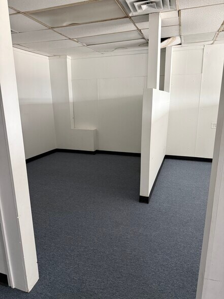 More Photos Of 1872-1882 S Maple Ave, Fairborn Freestanding For Lease