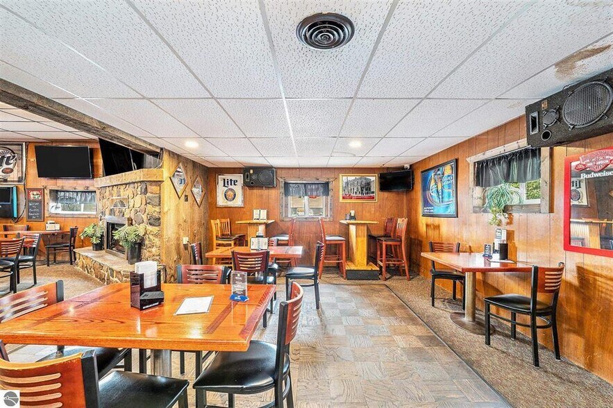 More Photos Of 116 W Wexford Ave, Buckley General Retail For Sale