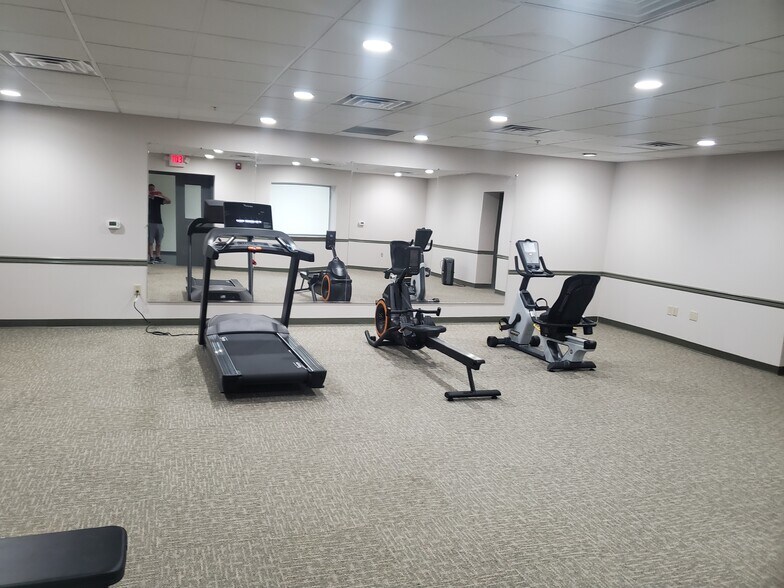 More Photos Of 909 Green St, Harrisburg Office For Lease