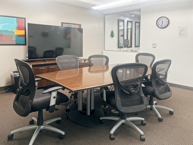 More Photos Of 4900 California Ave, Bakersfield Coworking Space
