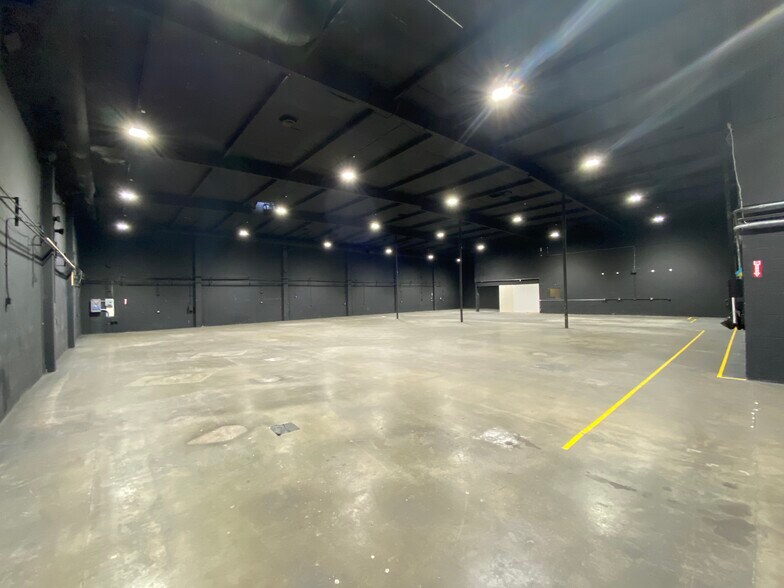 More Photos Of 5425 Grosvenor Blvd, Los Angeles Light Distribution For Lease