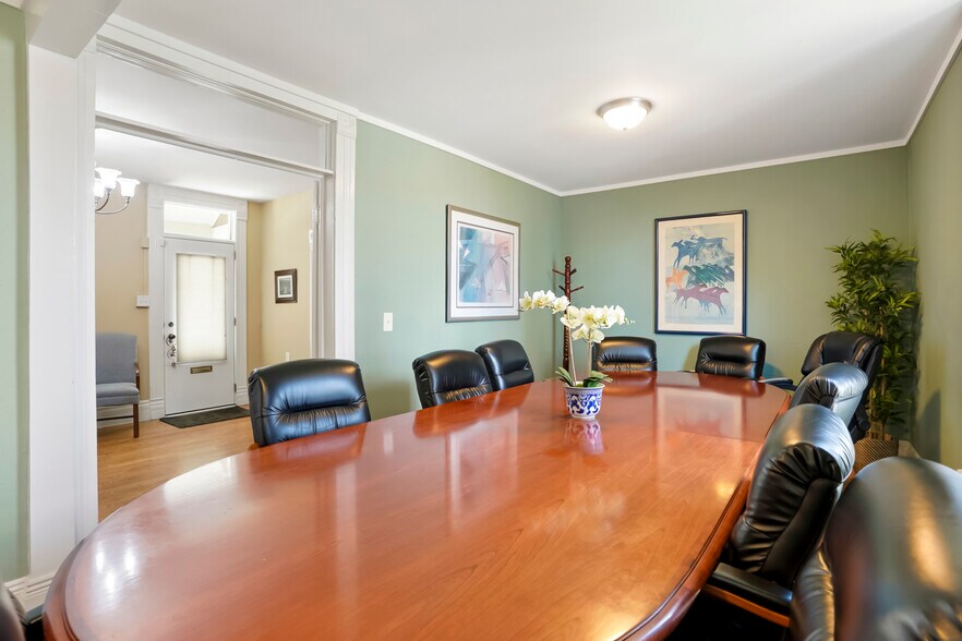 More Photos Of 1979 W Littleton Blvd, Littleton Office Residential For Sale