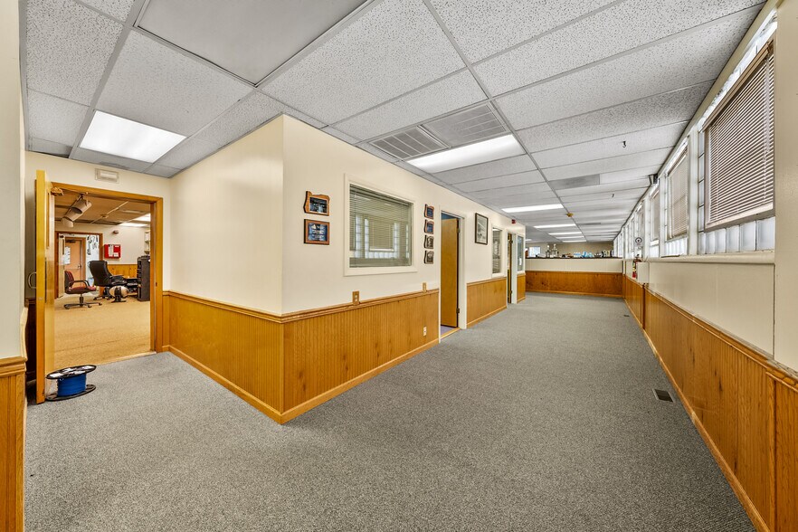 More Photos Of 655 W Umpqua St, Roseburg Radio TVTransmission Facilities For Sale