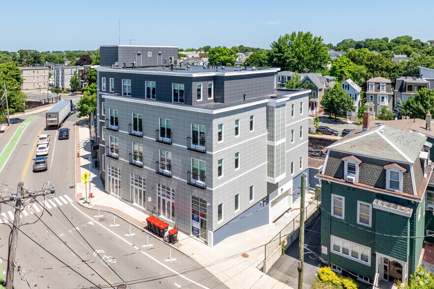 More Photos Of 371 Beacon St, Somerville Hotel For Lease