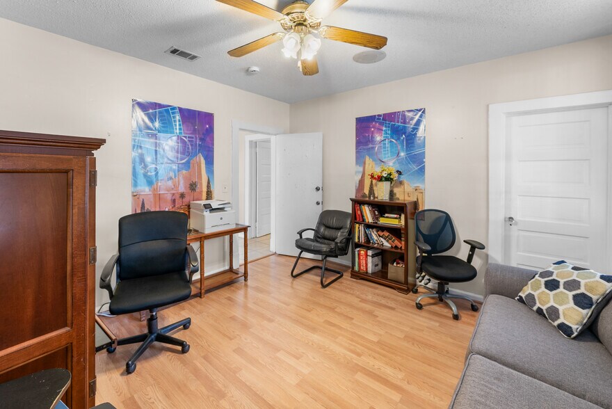 More Photos Of 902 W 36th St, Savannah Religious Facility For Lease