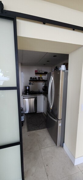 More Photos Of 3120-3131 E Riverside Dr, Fort Myers Research And Development For Sale