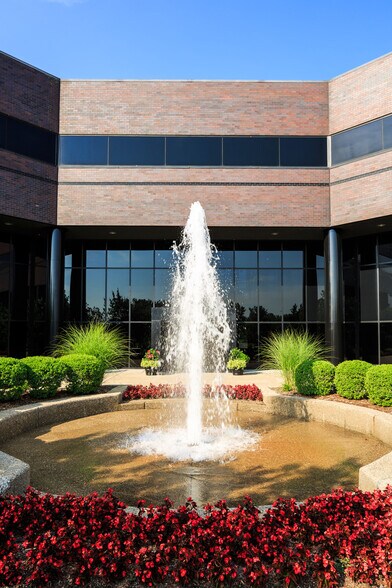 More Photos Of 9100 Shelbyville Rd, Louisville Office For Lease