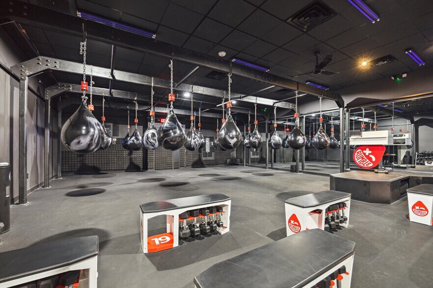 More Photos Of 1111 E 11th St, Houston Freestanding For Sale