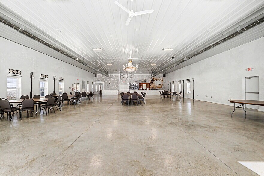 More Photos Of 3548 W County Road 500 N, Frankfort Warehouse For Sale