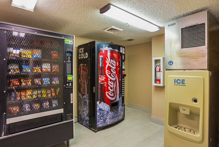 More Photos Of 4924 Constitution Ave, Baton Rouge Hotel For Sale