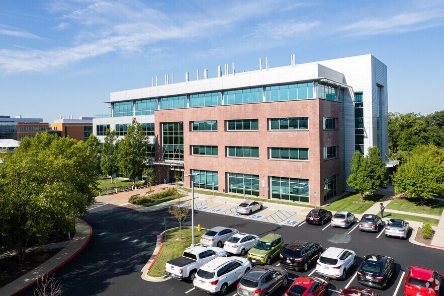 More Photos Of 1005 N Warson Rd, Saint Louis Office For Lease