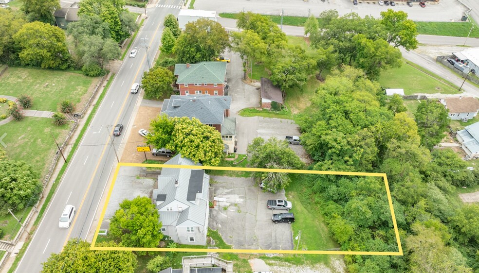 More Photos Of 609 W 7th St, Columbia Office For Sale