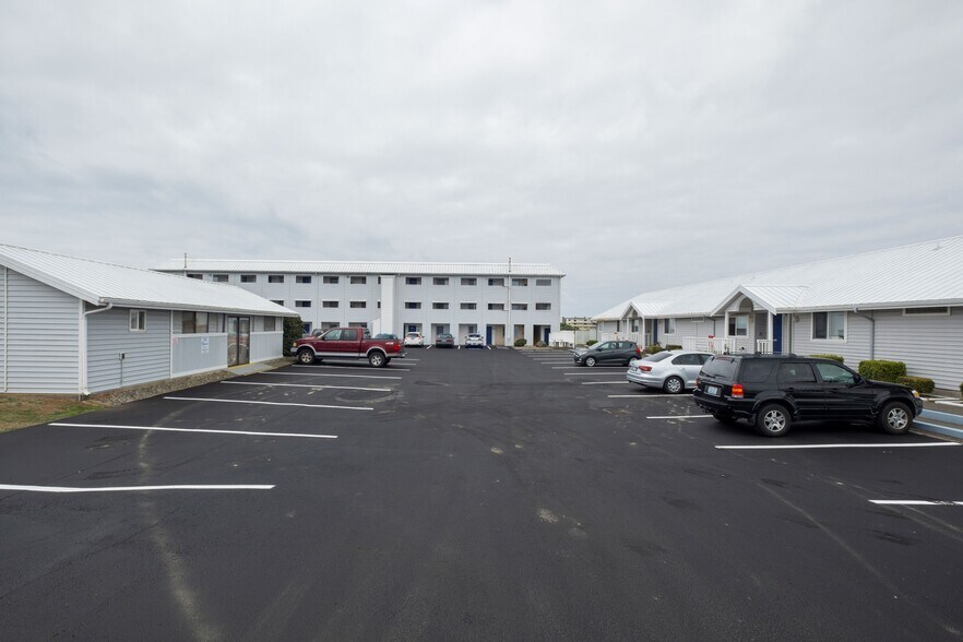 More Photos Of 605 Point Brown Ave NW, Ocean Shores Apartments For Sale