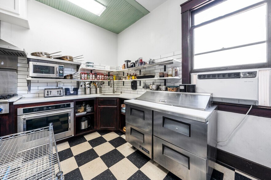 More Photos Of 312 N Central Ave, Cameron Restaurant For Sale
