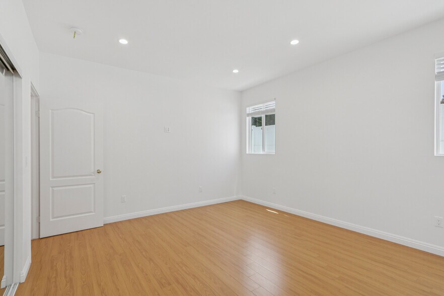 More Photos Of 17148 Stare St, Northridge Apartments For Sale