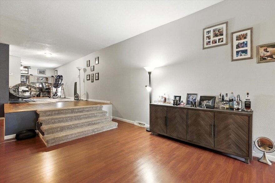 More Photos Of 501-503 Iowa Ave, Essex Storefront Retail Residential For Sale