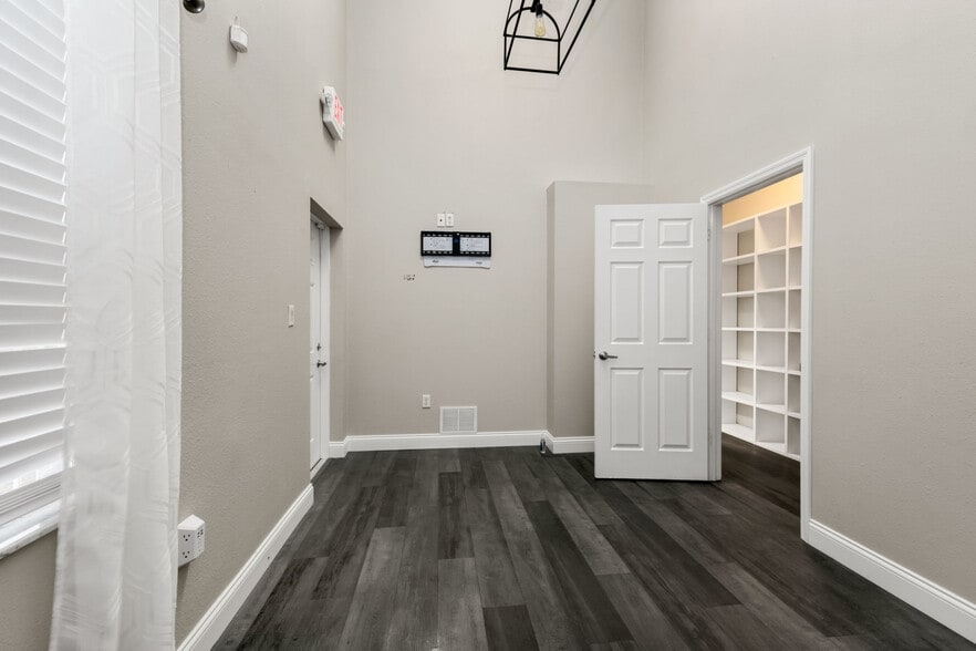 More Photos Of 2421 Shreve St, Punta Gorda Office For Lease