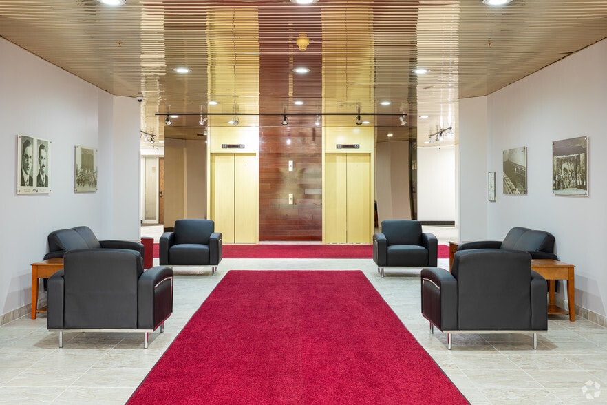 More Photos Of 835 Mason St, Dearborn Office For Lease