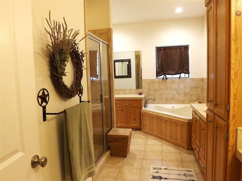 More Photos Of 4443 US 90, Alleyton Flex For Sale