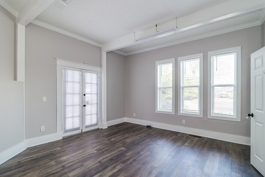 More Photos Of 104 W Candler St, Winder Medical For Sale