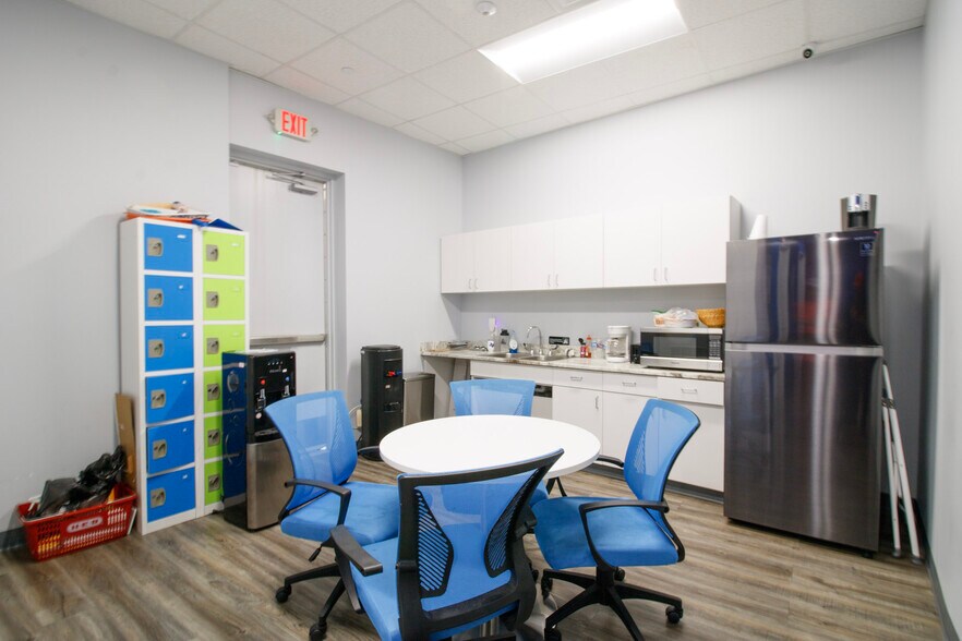 More Photos Of 350-400 Promenade Way, Sugar Land Unknown For Lease