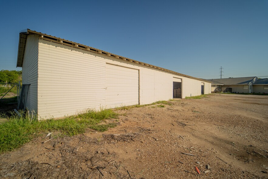 More Photos Of 2203 Port Lavaca Dr, Victoria Industrial For Sale