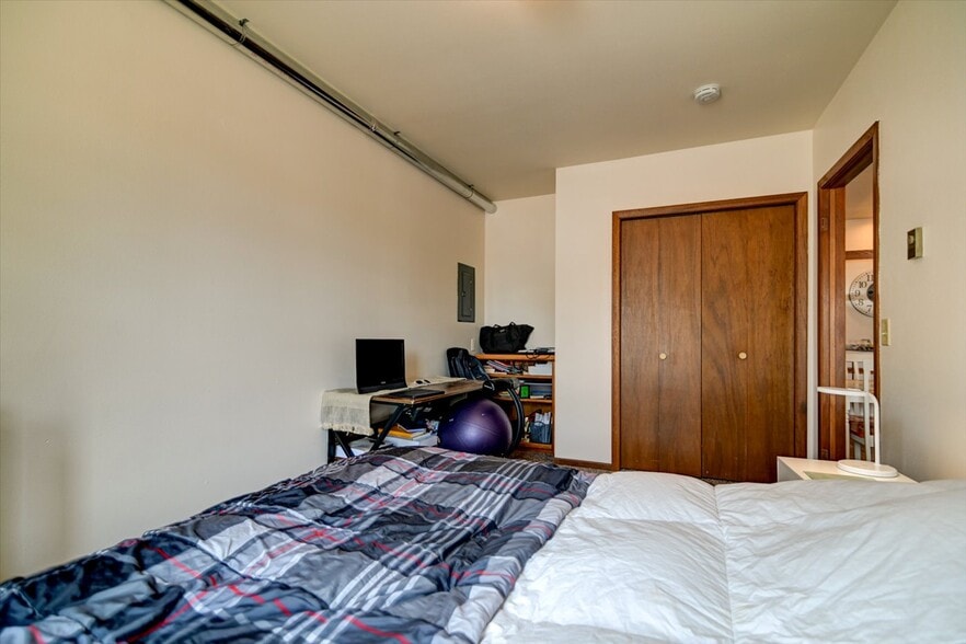 More Photos Of 200 & 204 W Main St, Waunakee Storefront Retail Residential For Sale