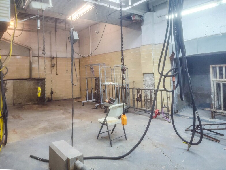 More Photos Of 445 W Maple St, Slater General Retail For Sale