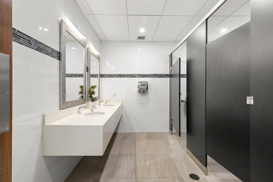 More Photos Of 3737 Boul Cremazie E, Montréal Office For Lease