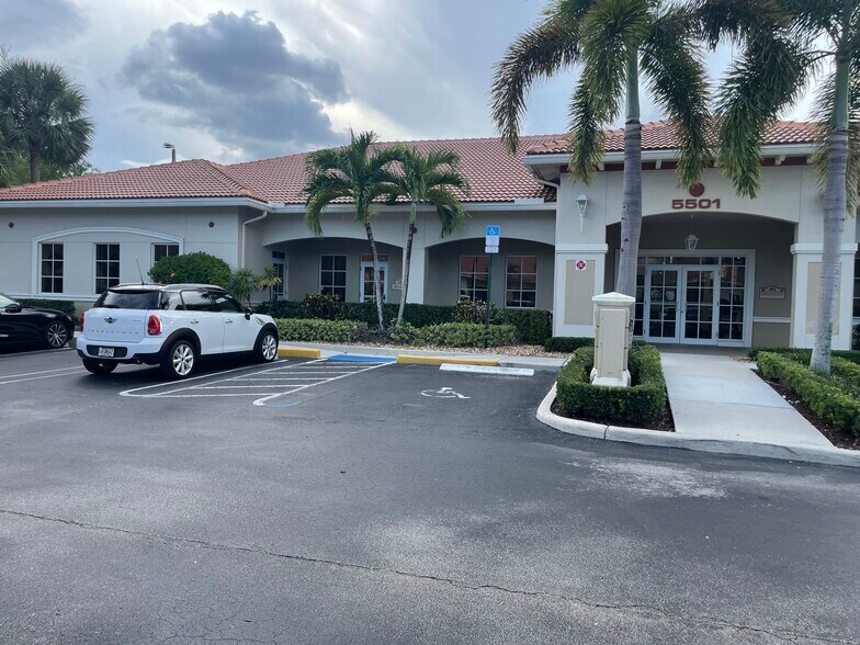 More Photos Of 5501 N University Dr, Coral Springs Office For Sale