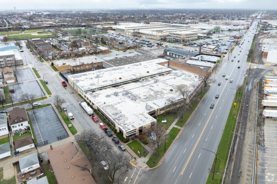 Primary Photo Of 5501 W Ogden Ave, Cicero Manufacturing For Lease