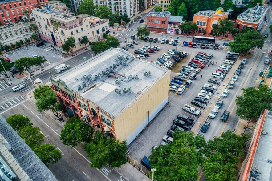 More Photos Of 309 E Commerce St, San Antonio Office For Lease